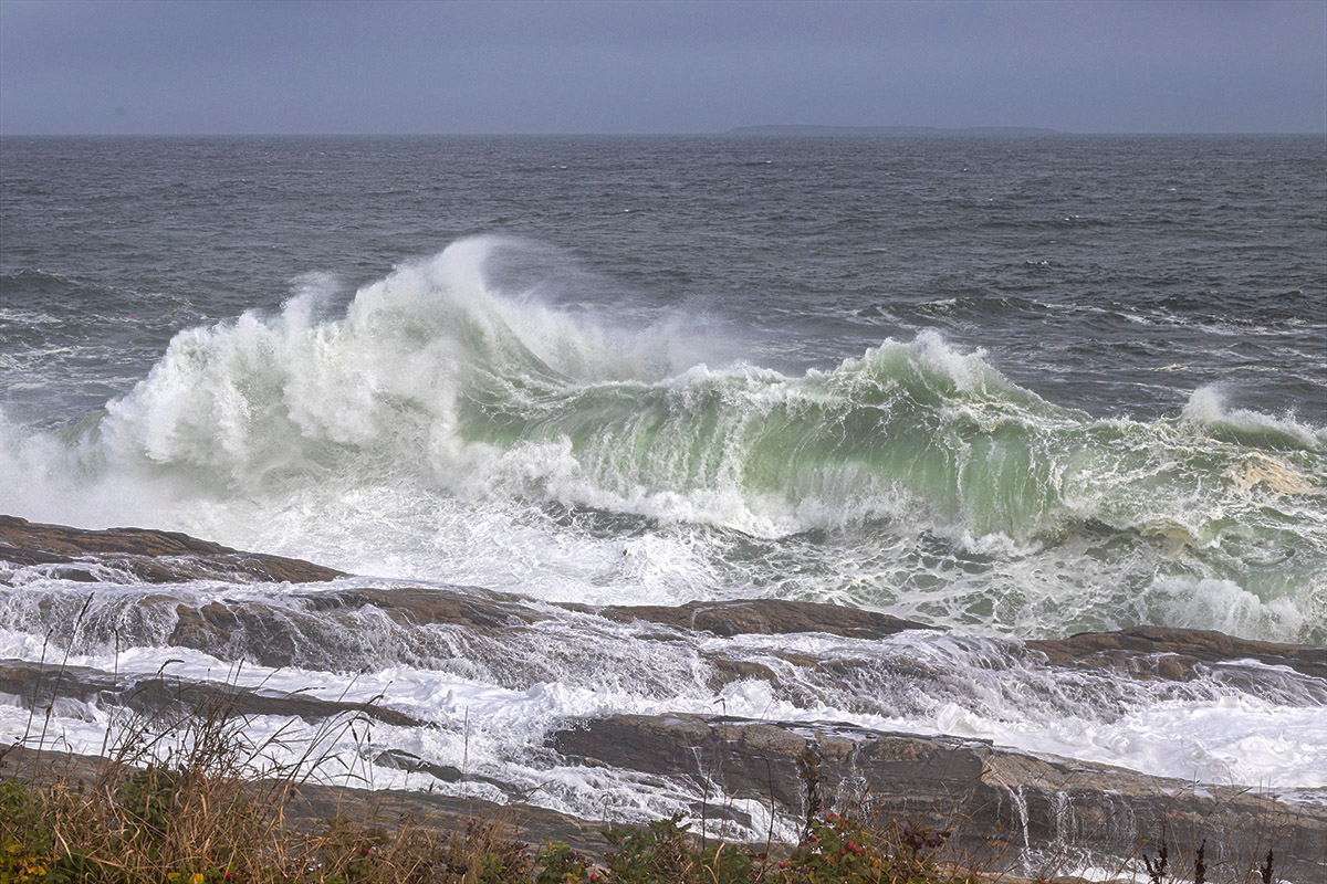 The wind created some very impressive surf at the Pemaquid Lighthouse [C74R2171]