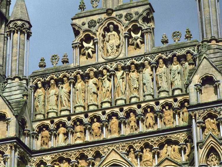 Detail of the front of the Wells Cathedral