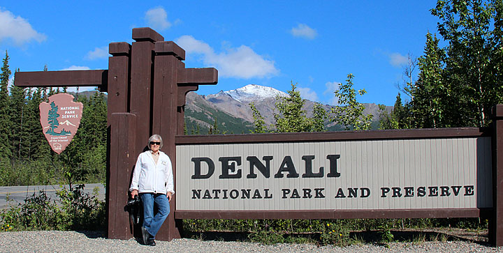 Geri at the entrance to Danali National Park (p490_t3i_1727)