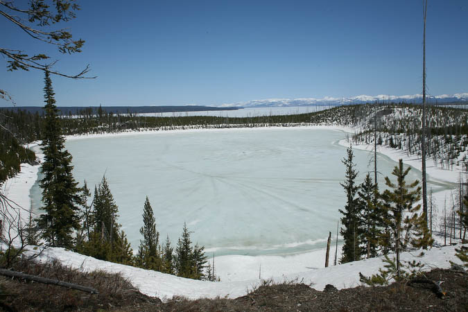 Duck Lake frozen over [05D_4970.jpg]